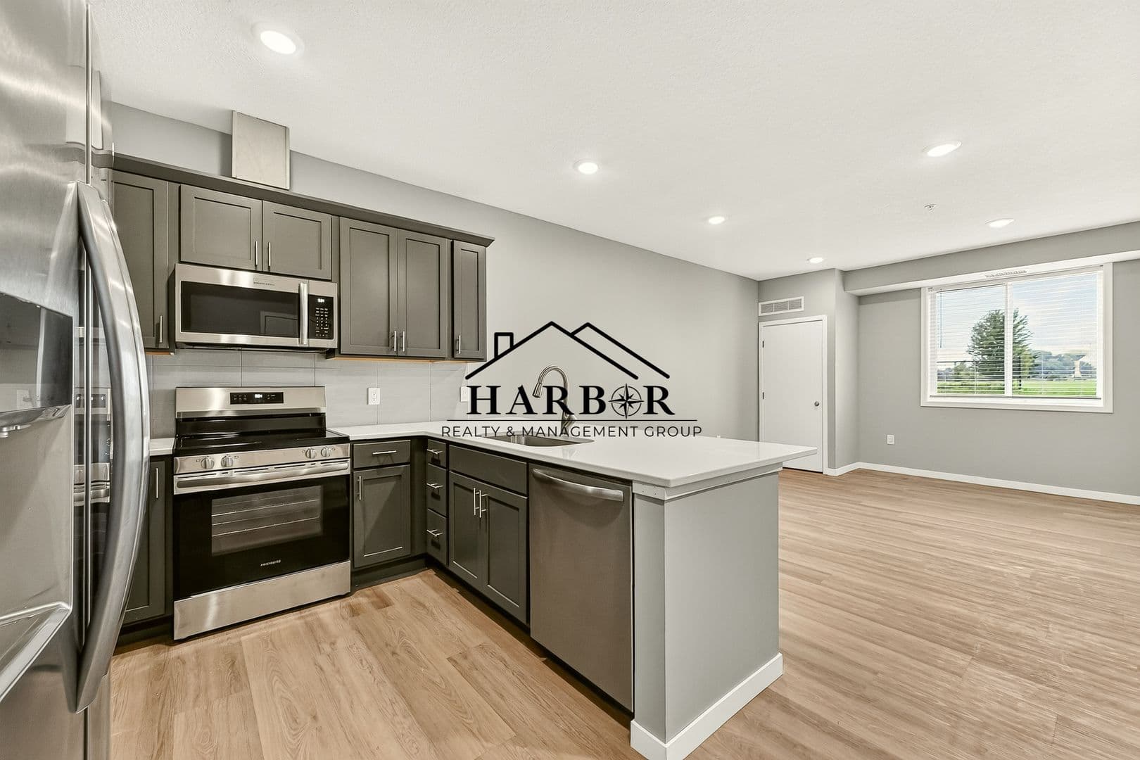 Kasson Apartment: 1401 4th Avenue Lane NE