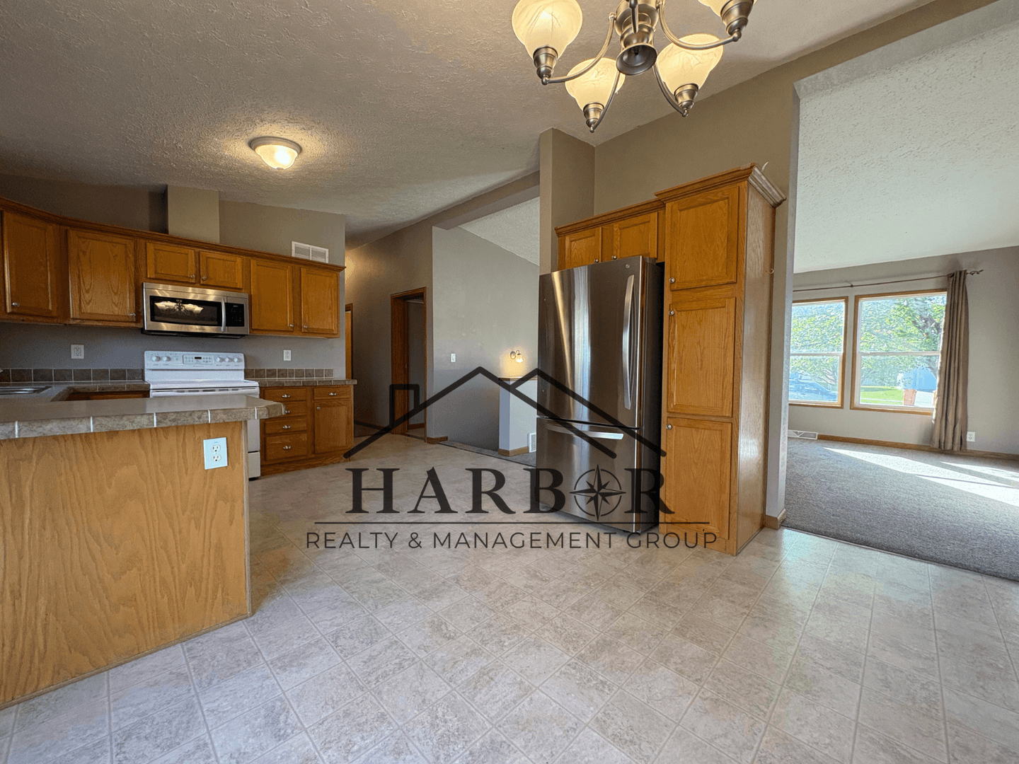 Rochester House: 3781 McIntosh Drive NW
