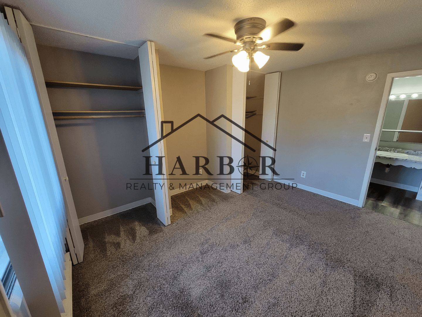 Austin Apartment: 900 14th Street NW