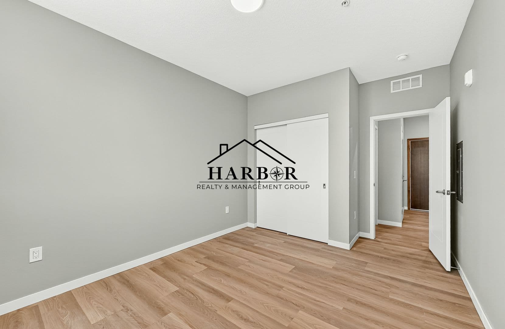 Kasson Apartment: 1401 4th Avenue Lane NE