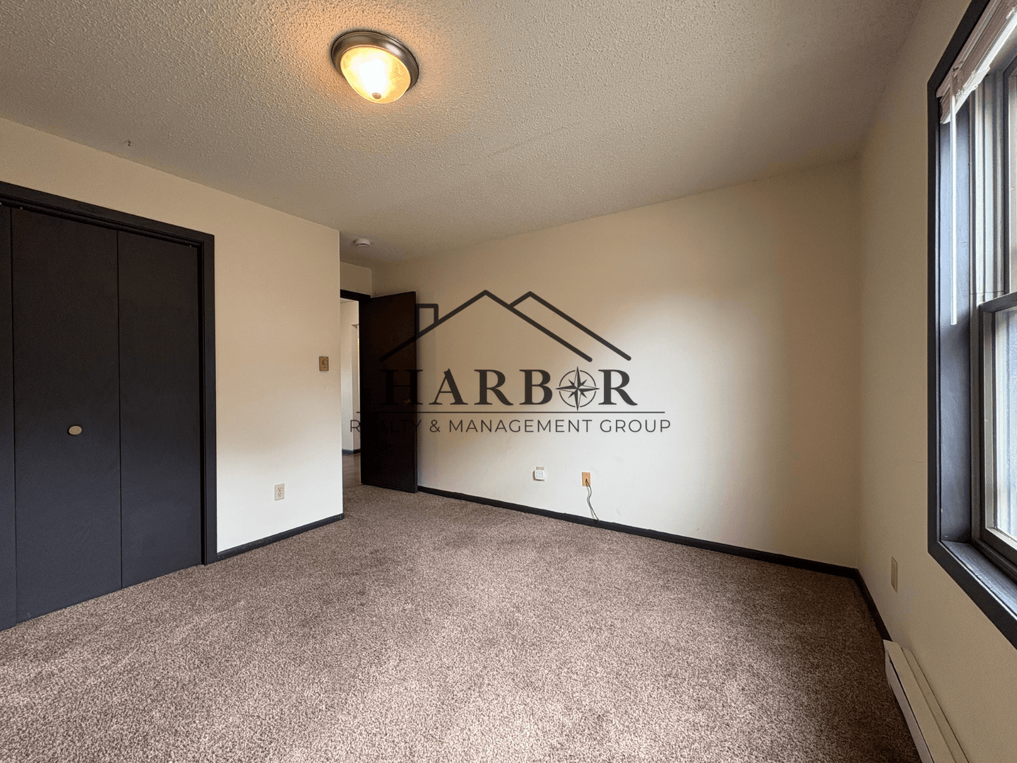 Rochester Apartment: 2414 30th Ave NW