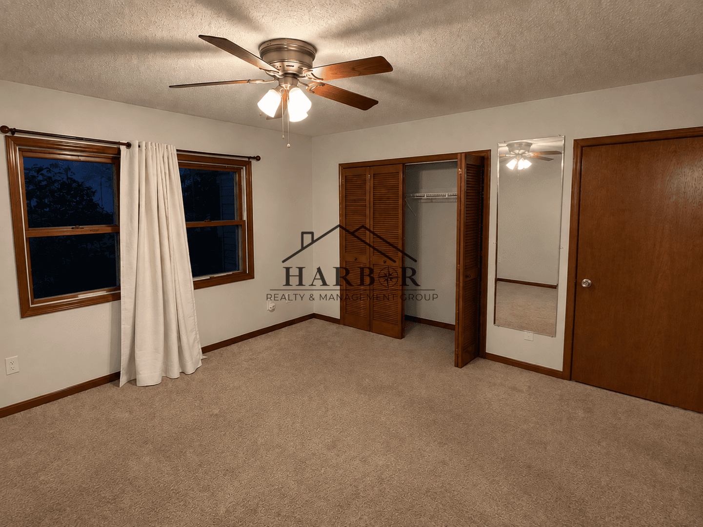 Owatonna House: 154 21st Street NW
