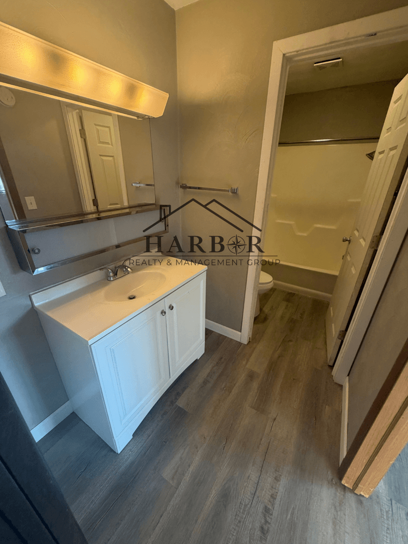 Austin Apartment: 900 14th Street NW