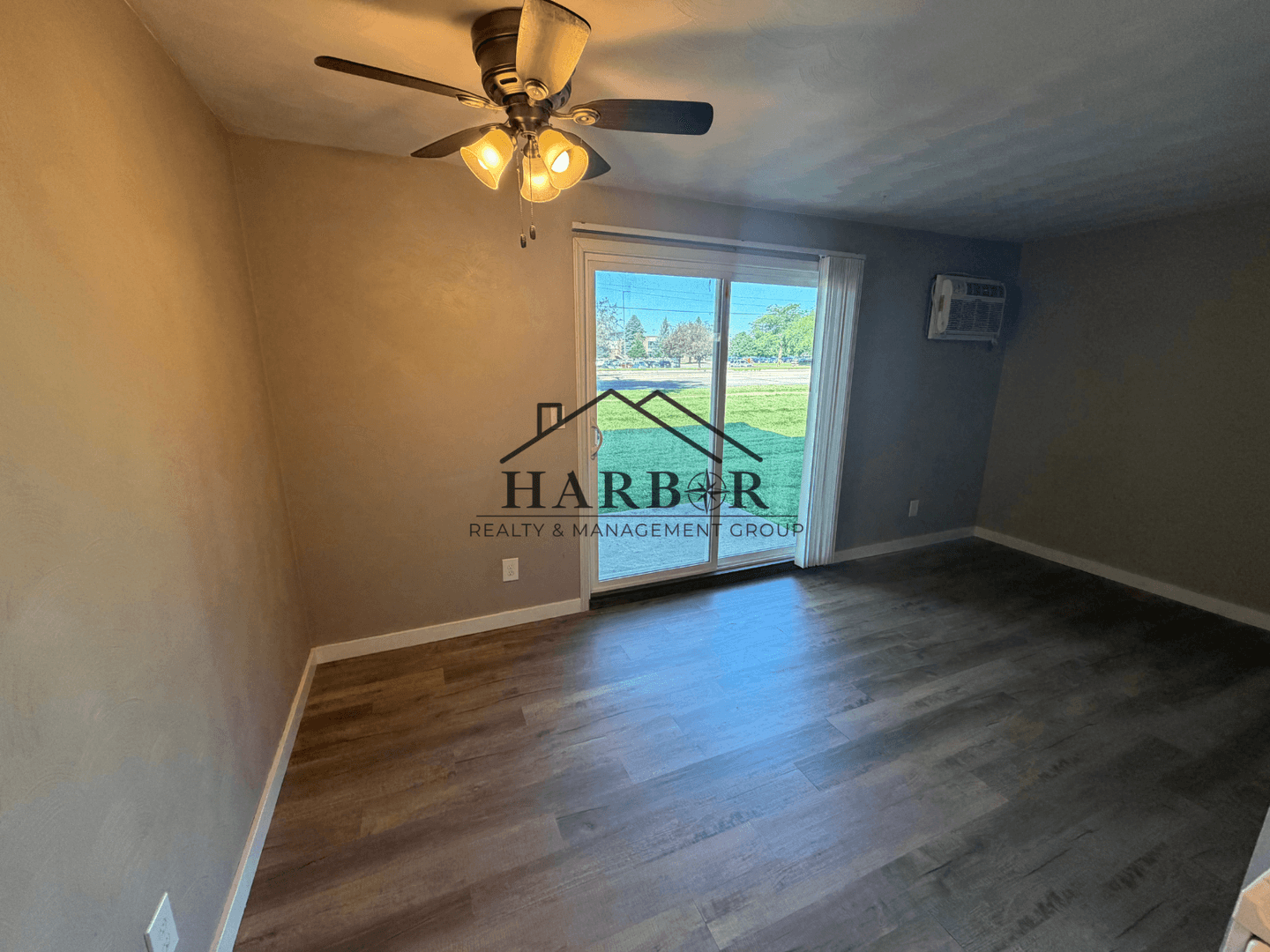 Austin Apartment: 900 14th Street NW