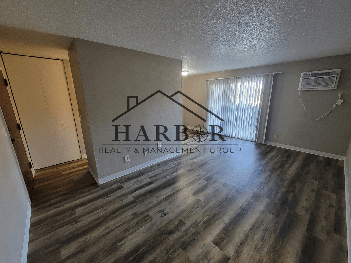 Austin Apartment: 900 14th Street NW