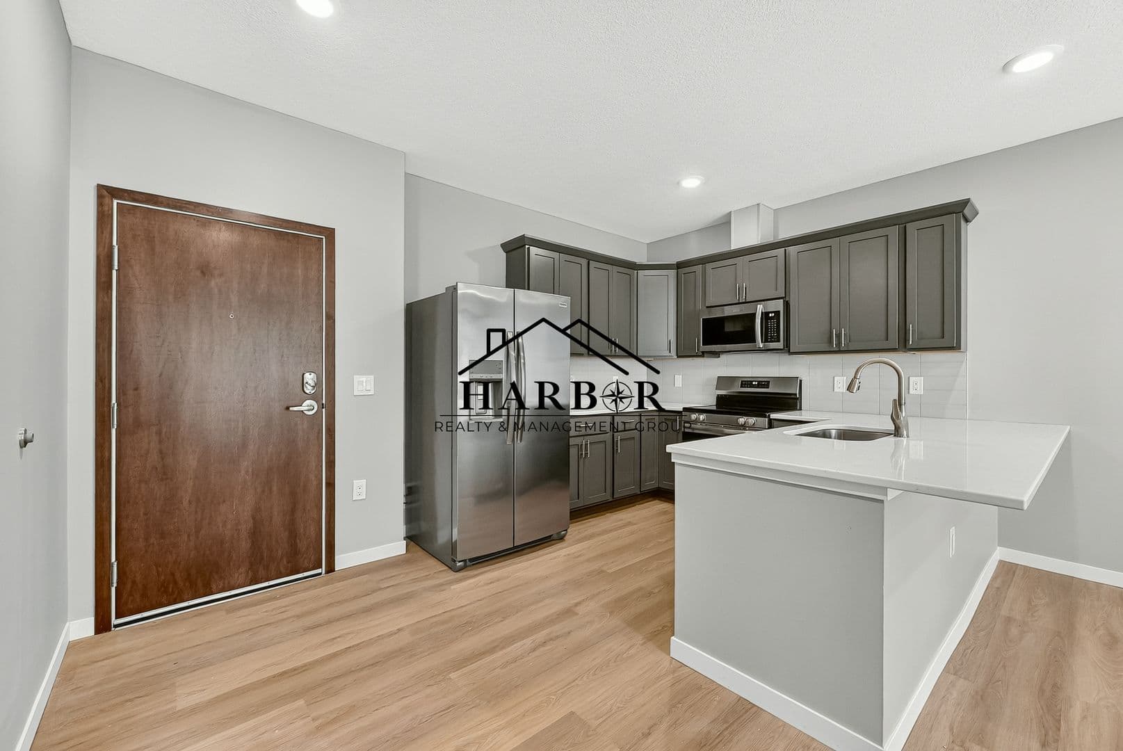 Kasson Apartment: 1401 4th Avenue Lane NE