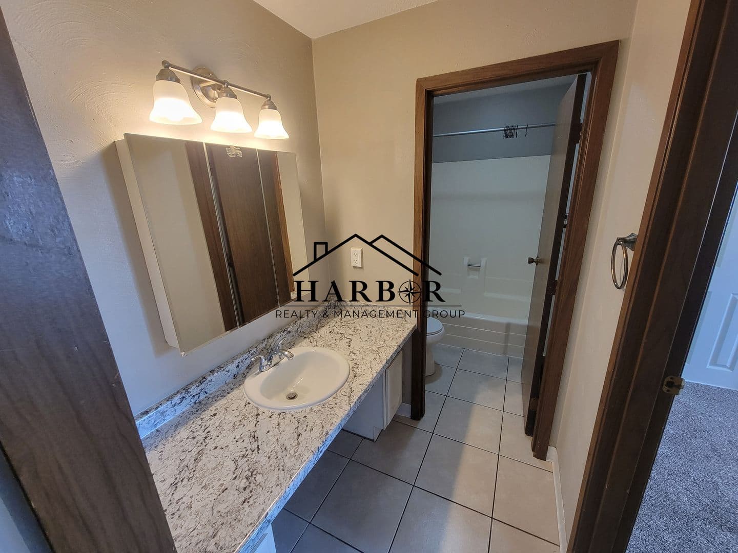 Austin Apartment: 900 14th Street NW