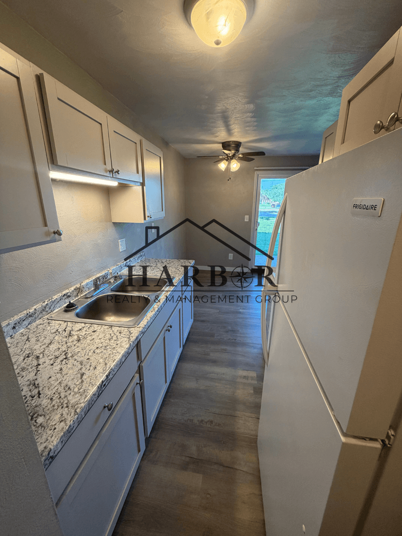 Austin Apartment: 900 14th Street NW