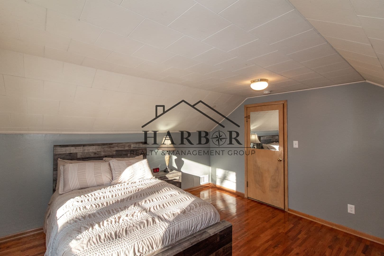 Rochester Apartment: 517 5th Avenue SE