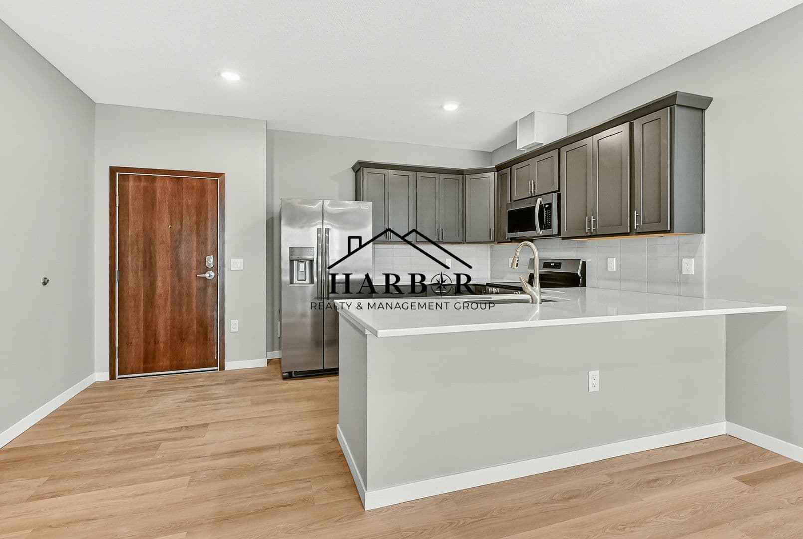 Kasson Apartment: 1401 4th Avenue Lane NE