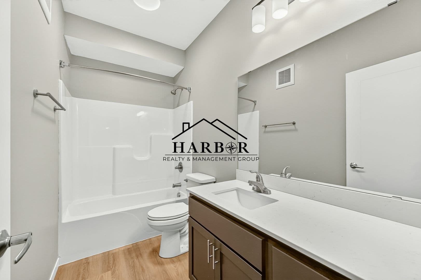 Kasson Apartment: 1401 4th Avenue Lane NE