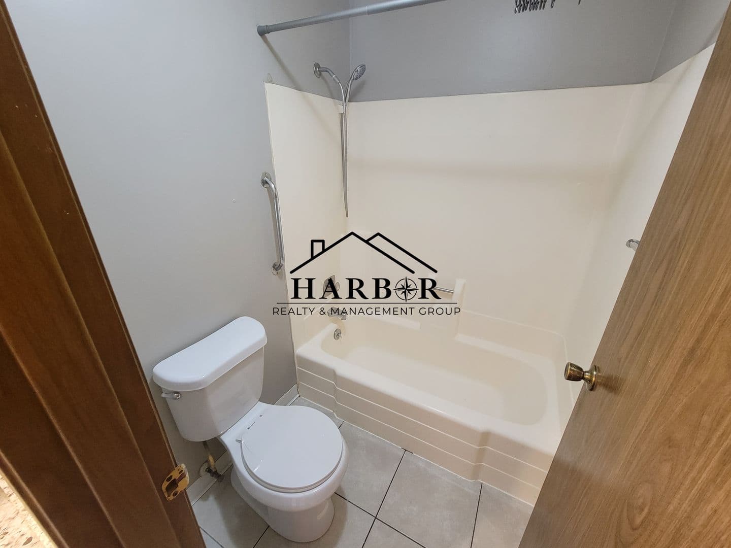 Austin Apartment: 900 14th Street NW