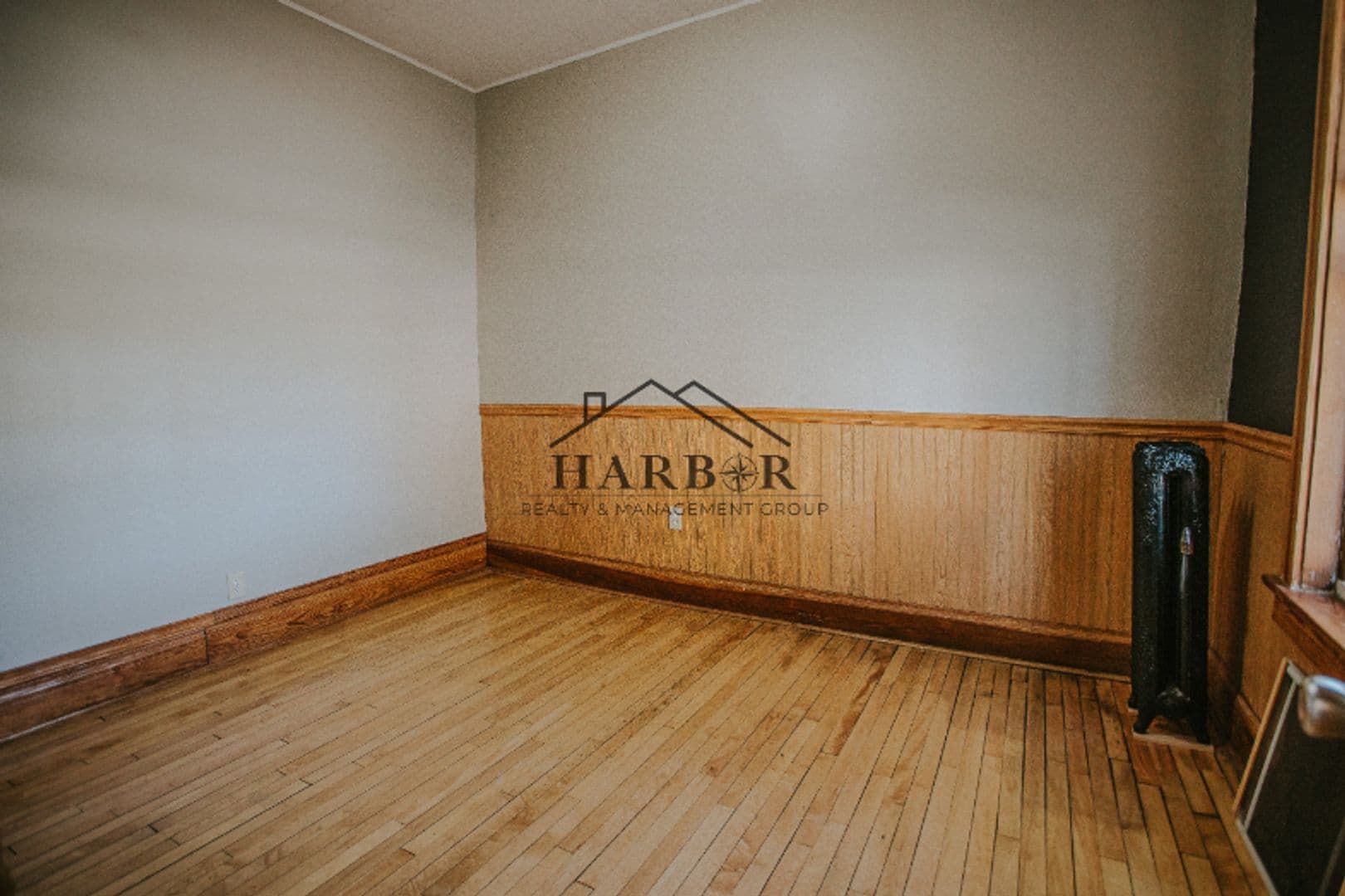 Hayfield Apartment: 24 W Main St