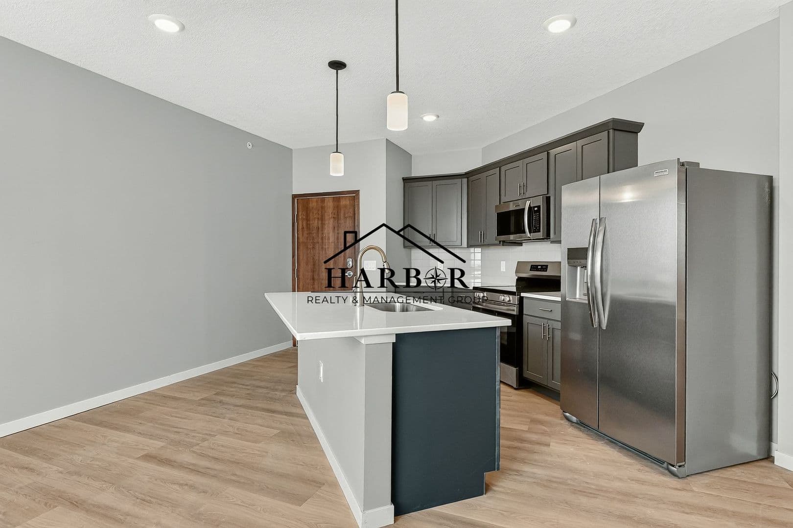 Kasson Apartment: 1401 4th Avenue Lane NE