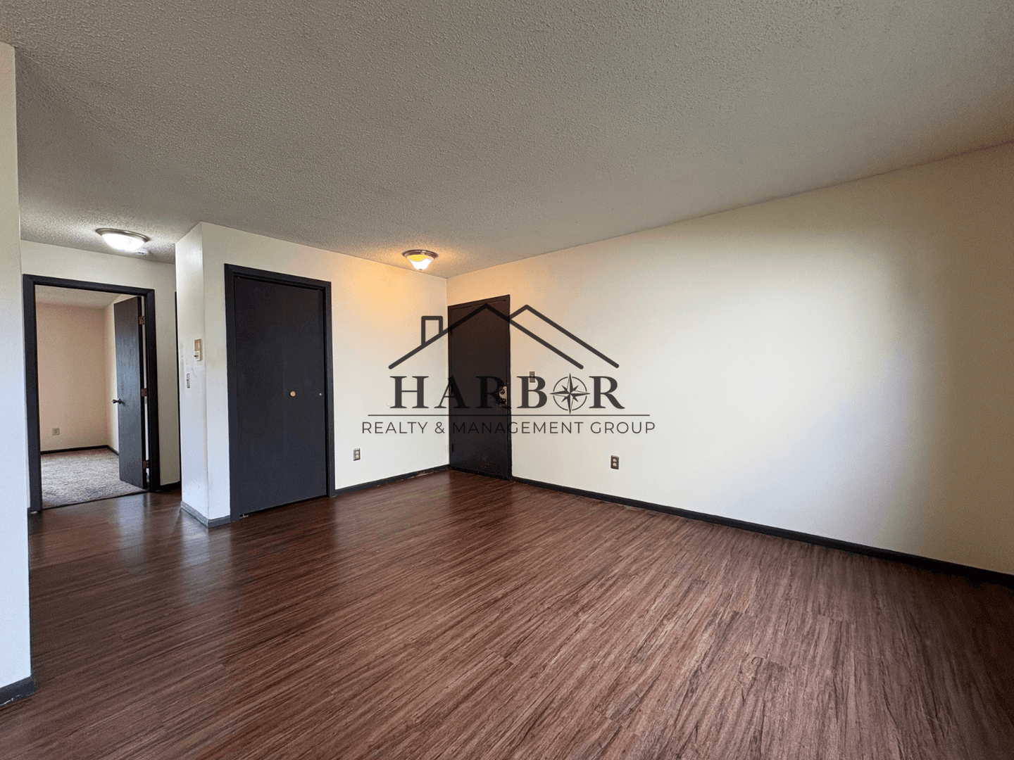Rochester Apartment: 2414 30th Ave NW