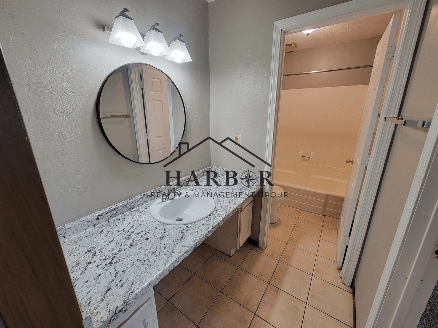 Austin Apartment: 900 14th Street NW