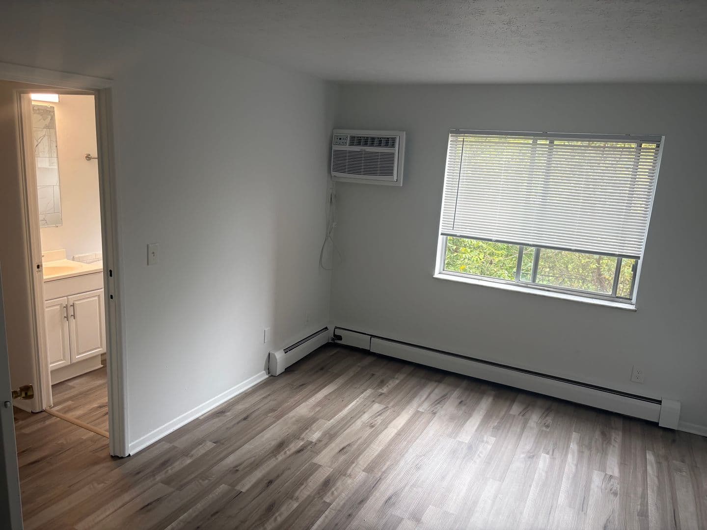 Addyston Apartment: 1 Main St. - B-11