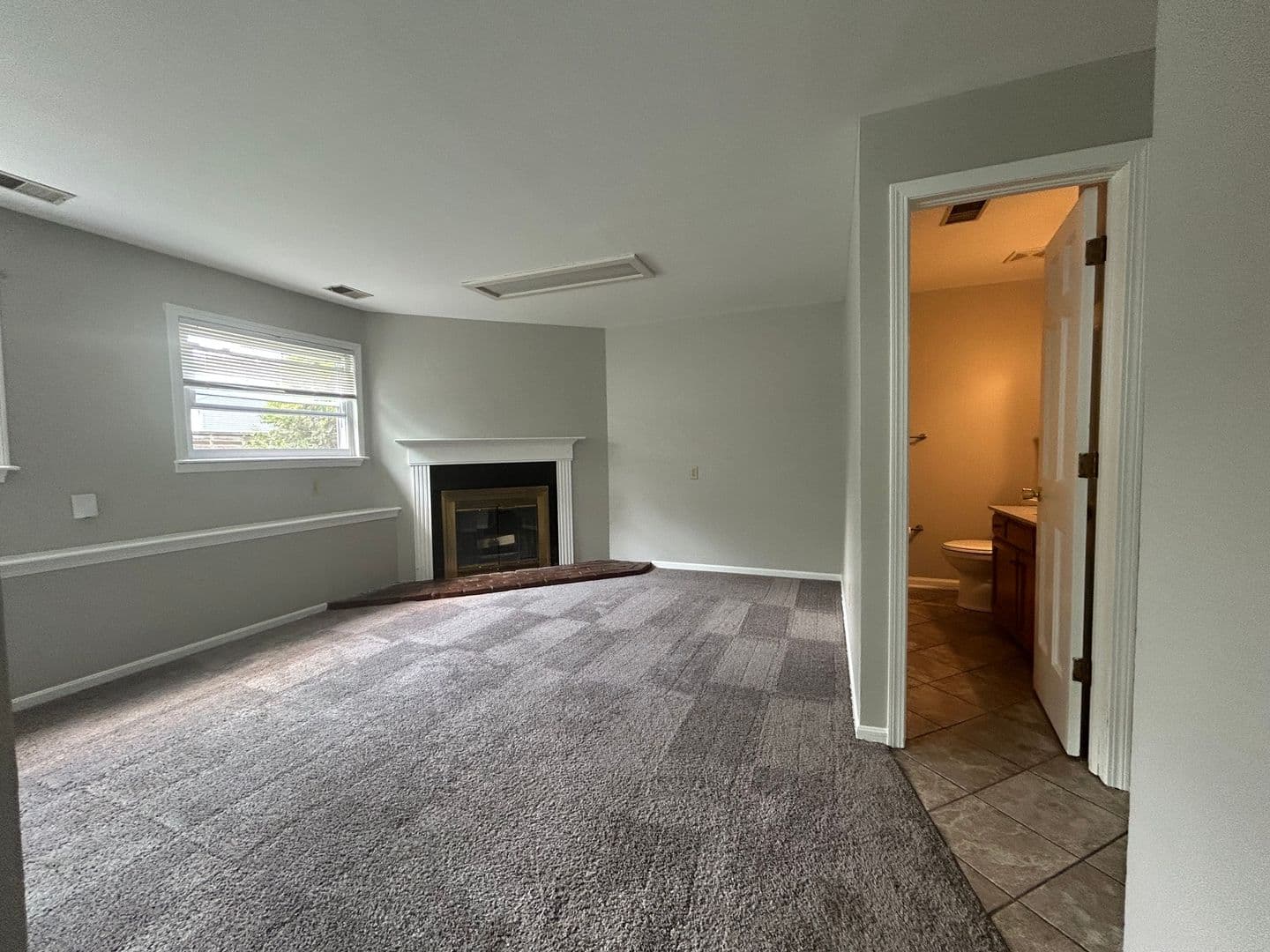 Columbus Apartment: 3285-3287 Kilwinning Pl
