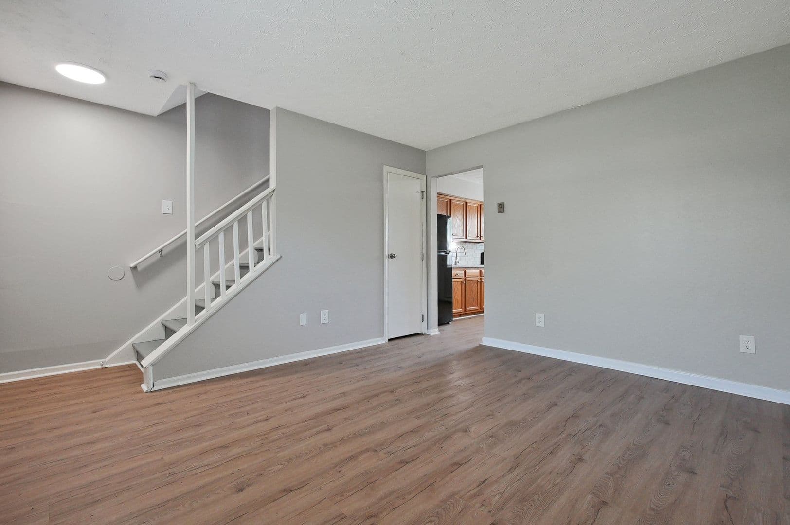 Columbus Townhome: 2209 Clarendon Ln