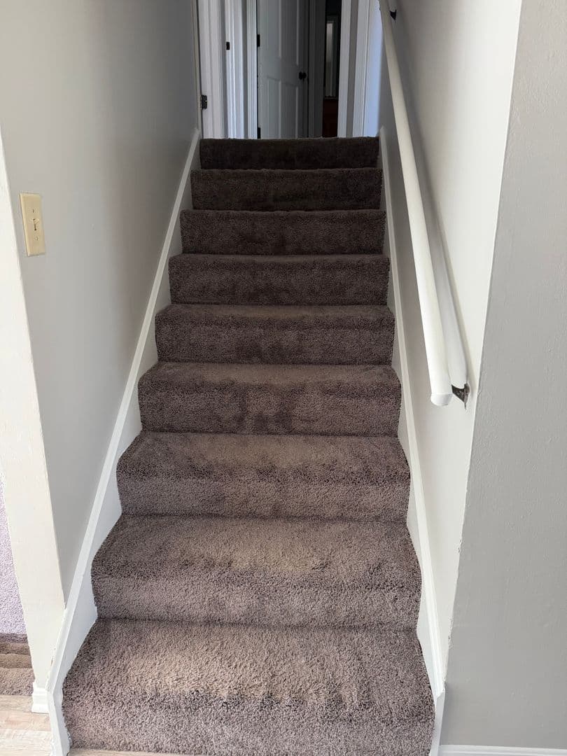 Columbus Apartment: 3285-3287 Kilwinning Pl