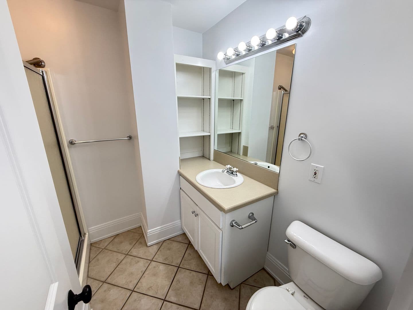 Rome Apartment: 436 Broad Street