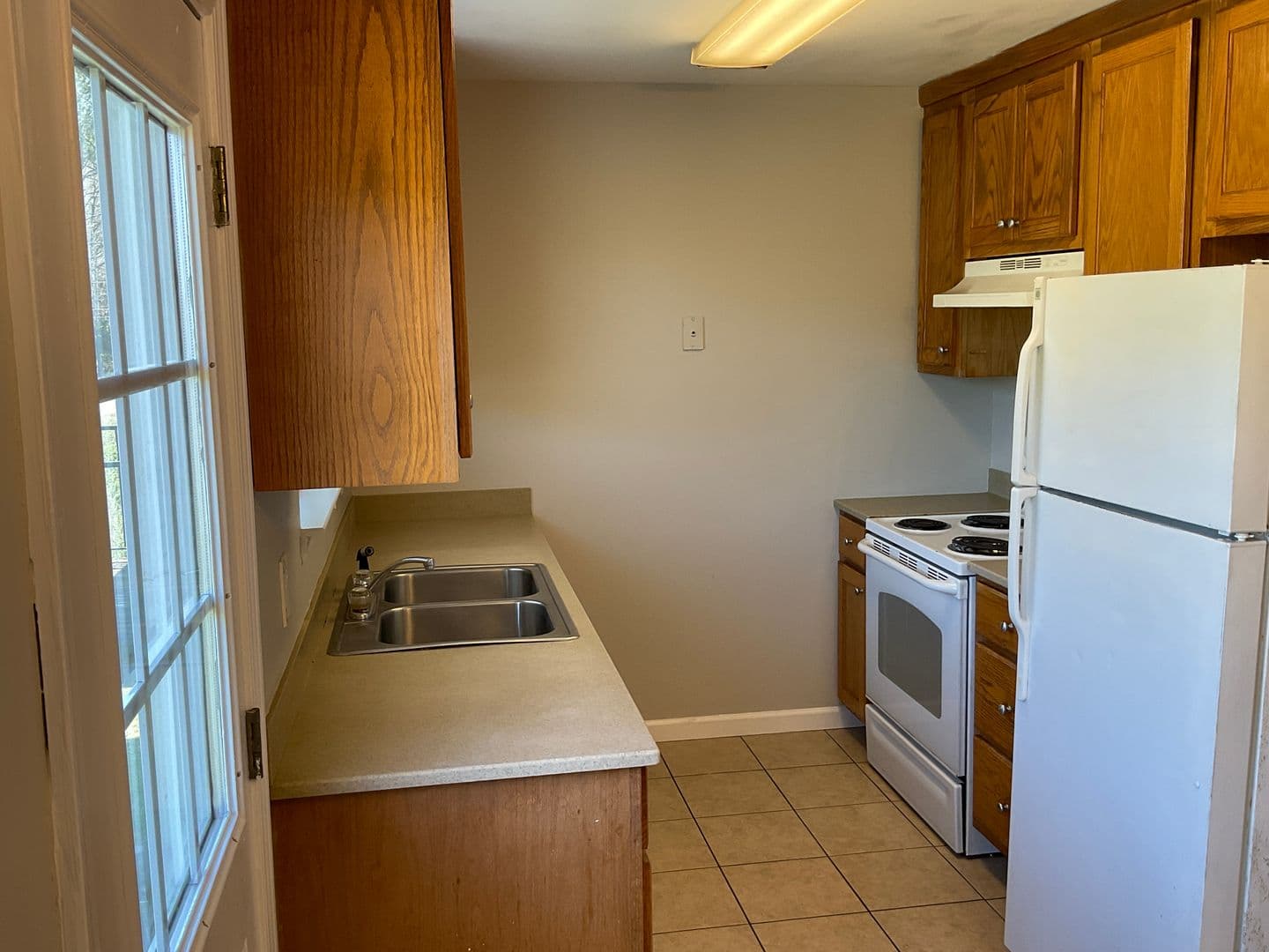 Silver Creek Apartment: 303, 305, 307, 309 Wax Rd SE