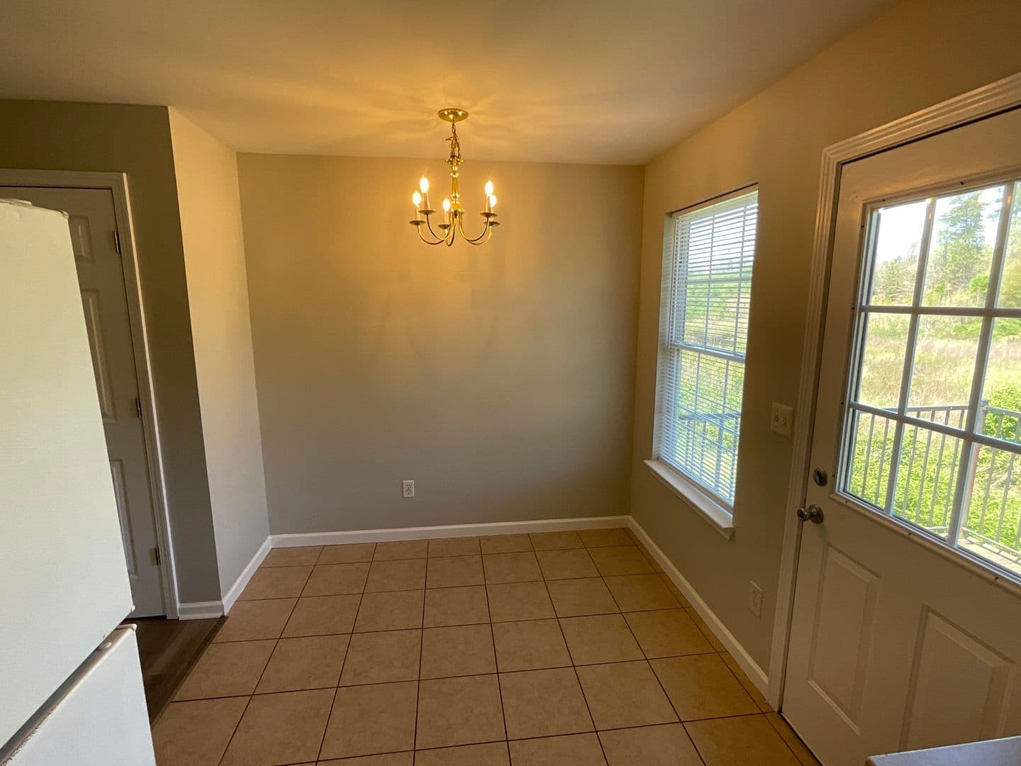 Silver Creek Apartment: 303, 305, 307, 309 Wax Rd SE