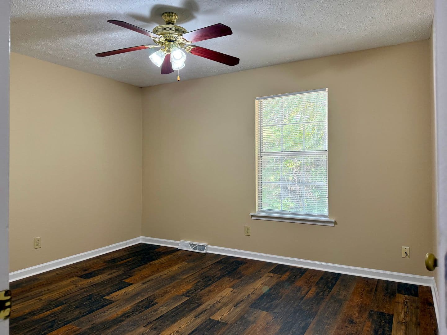 Rome Apartment: 406,407,408, 409,410,411 Leafmore Rd ea A-D