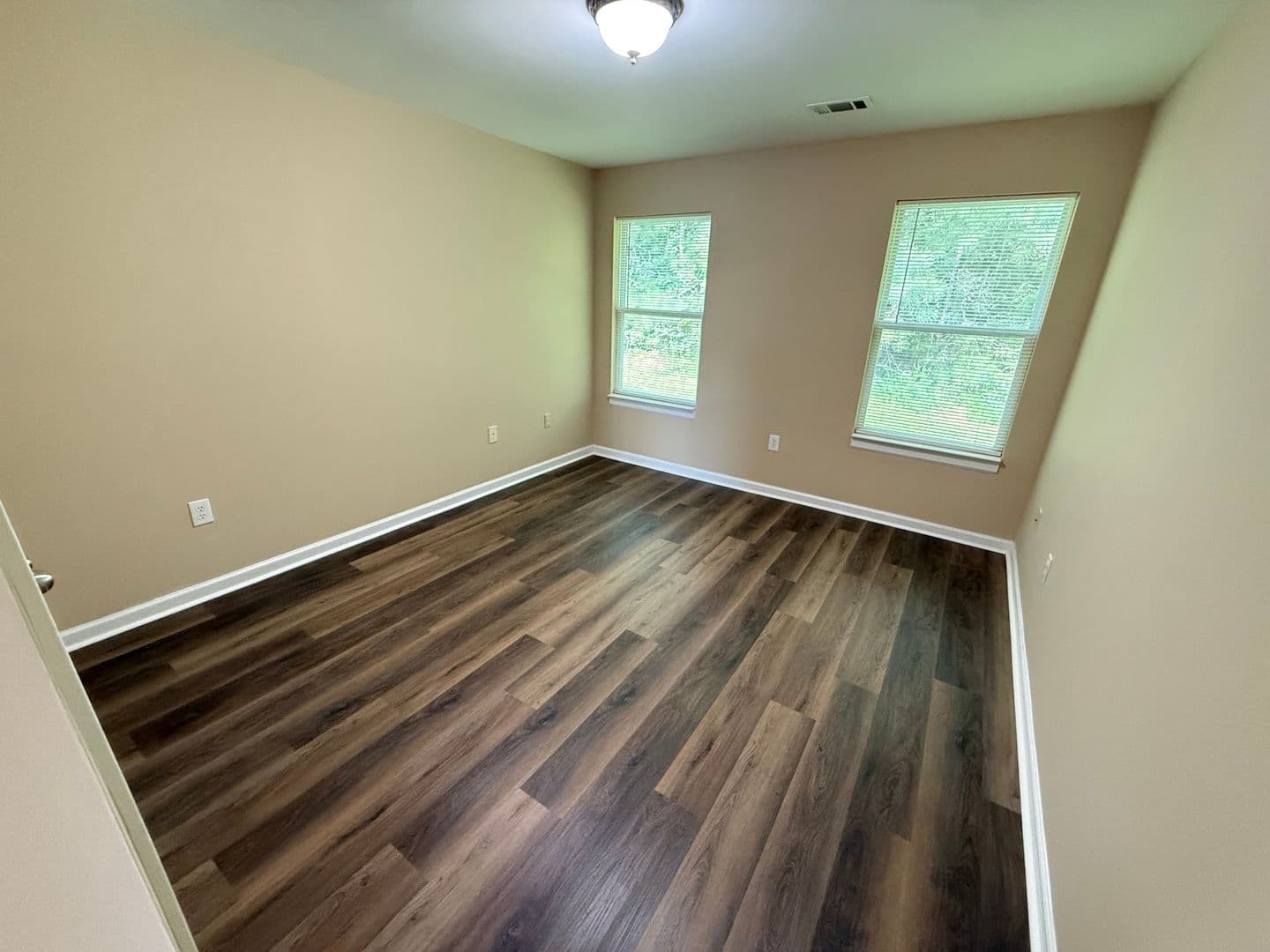 Rome Apartment: 10-12 Chesney Drive