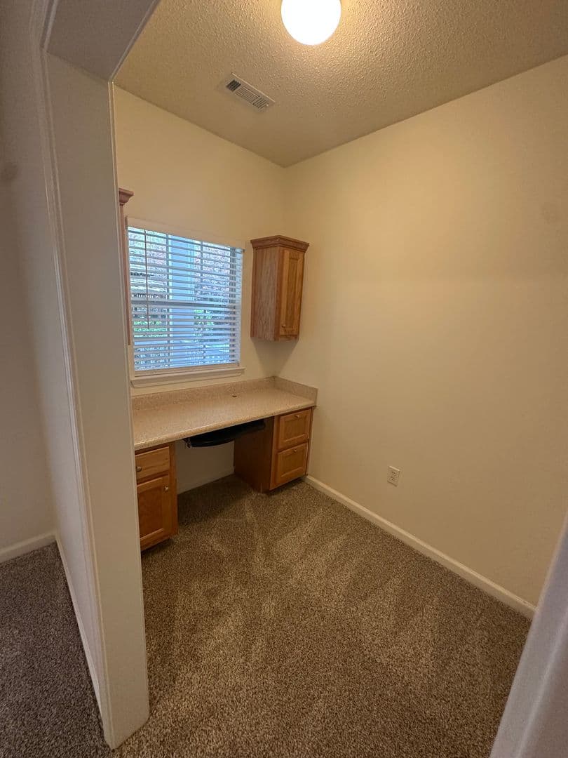 Rome Apartment: Claridge Drive