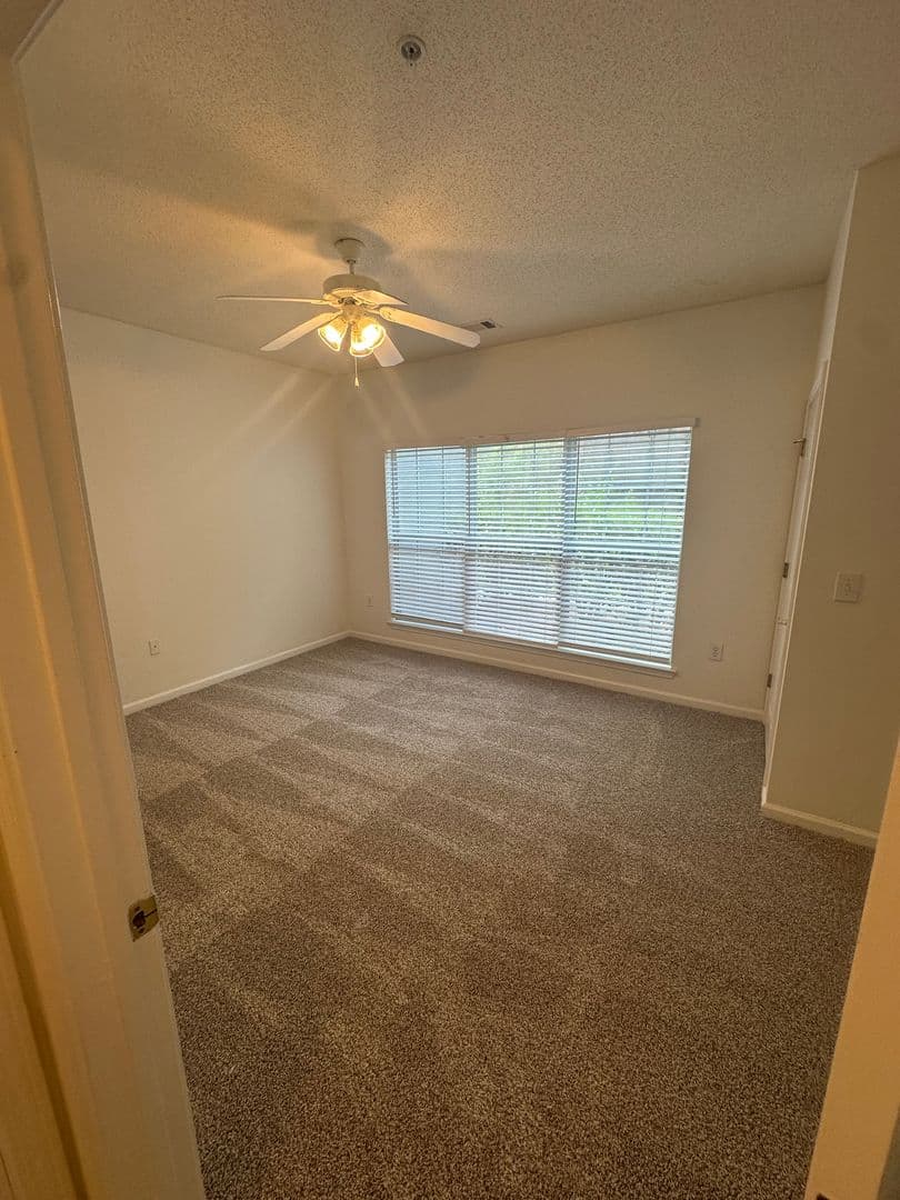 Rome Apartment: Claridge Drive