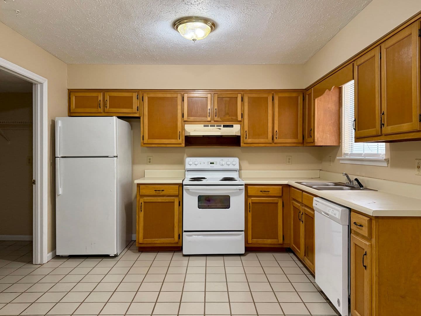 Rome Apartment: 406,407,408, 409,410,411 Leafmore Rd ea A-D