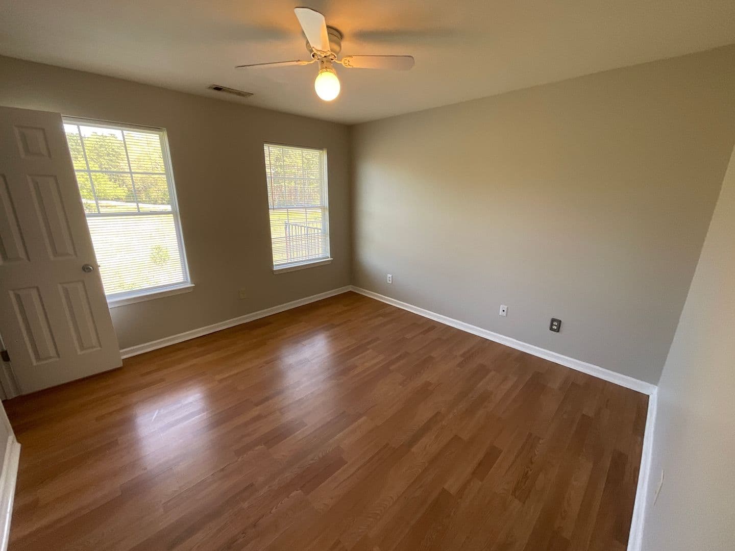 Silver Creek Apartment: 303, 305, 307, 309 Wax Rd SE