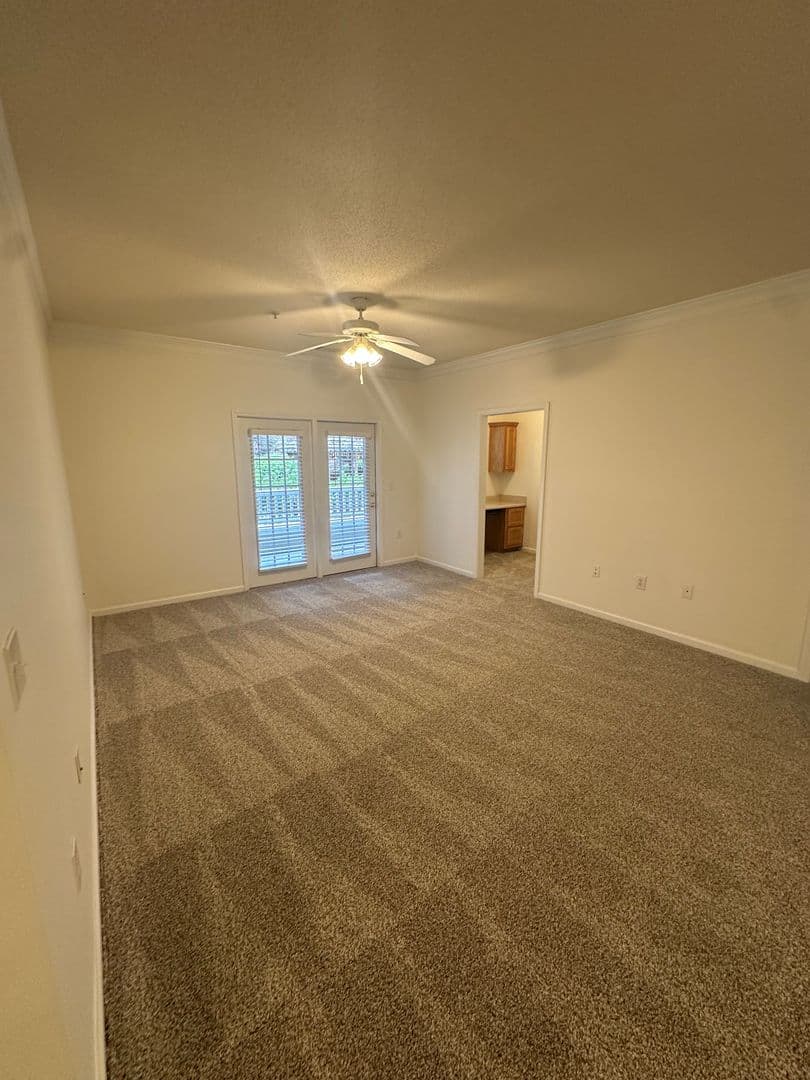 Rome Apartment: Claridge Drive