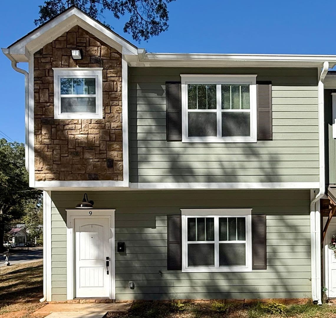 Cedartown Apartment: 1223 S Main St