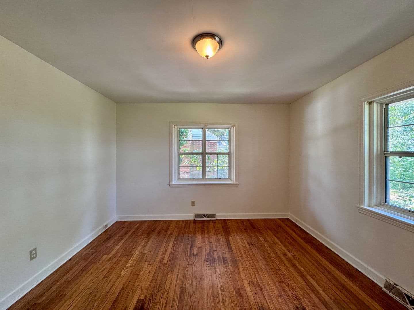 Rome House: 114 Lookout Cir SW -$200 off 1st Month's Rent