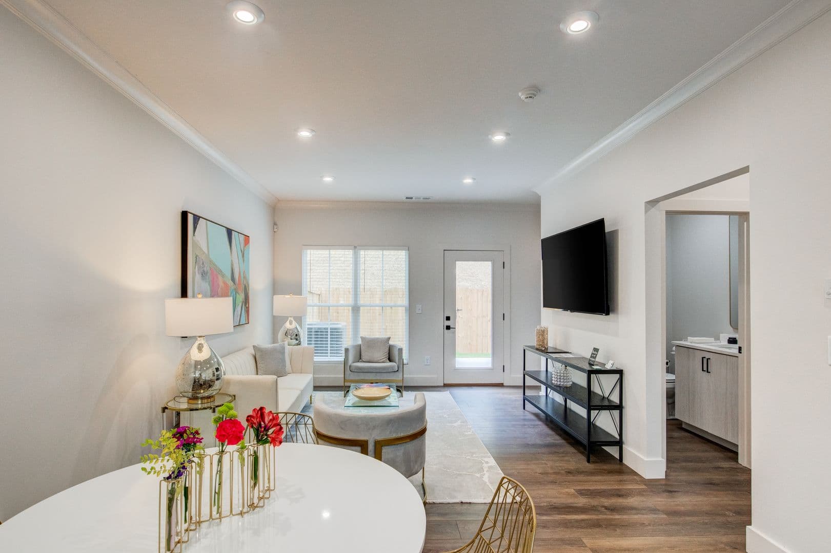Rome Apartment: Chateau Drive