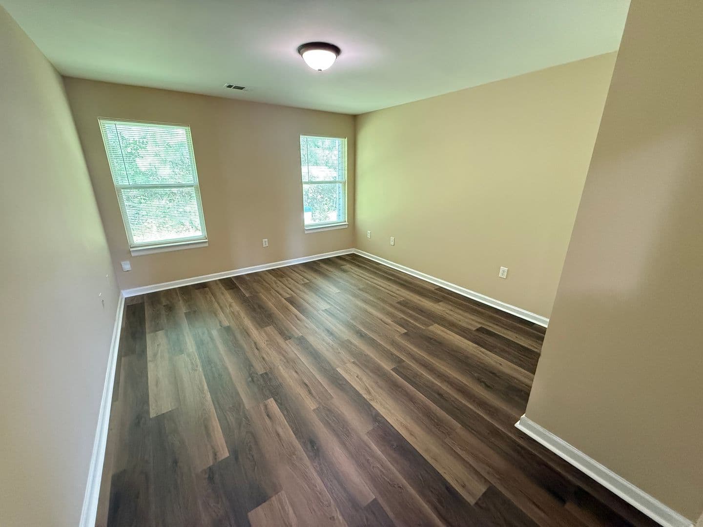 Rome Apartment: 10-12 Chesney Drive
