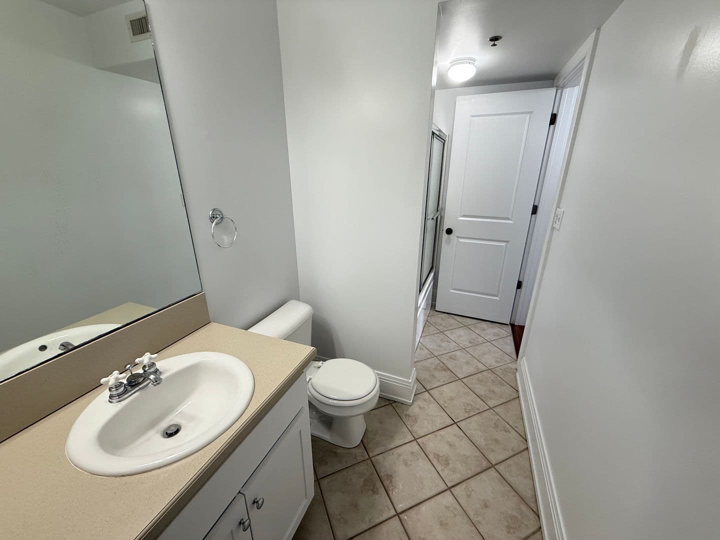 Rome Apartment: 436 Broad Street
