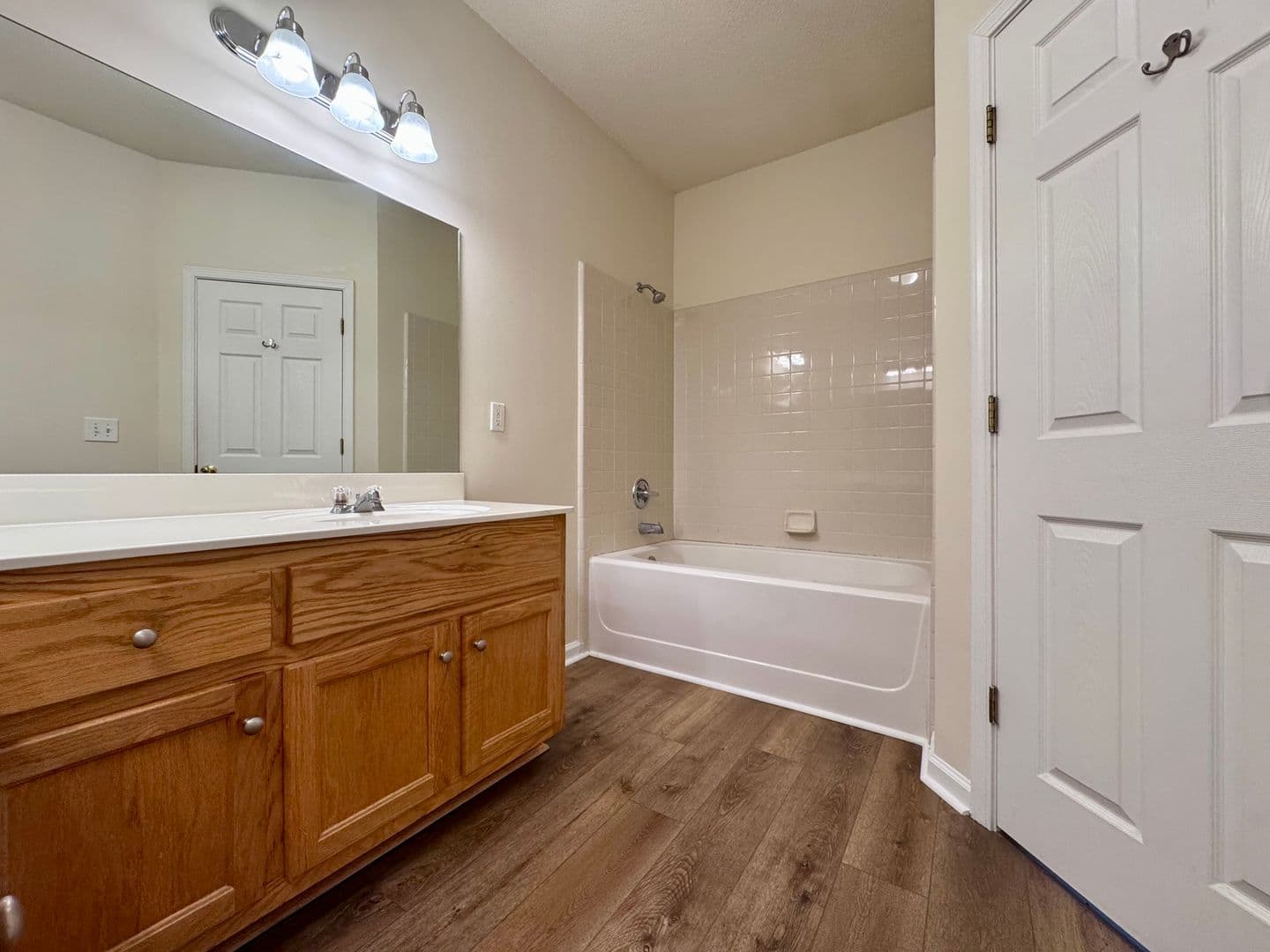 Rome Apartment: Claridge Drive