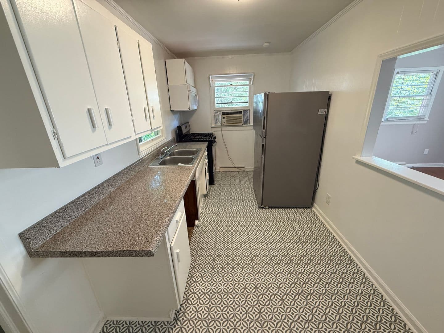 Rome Apartment: Notasulga Dr & Maple Rd