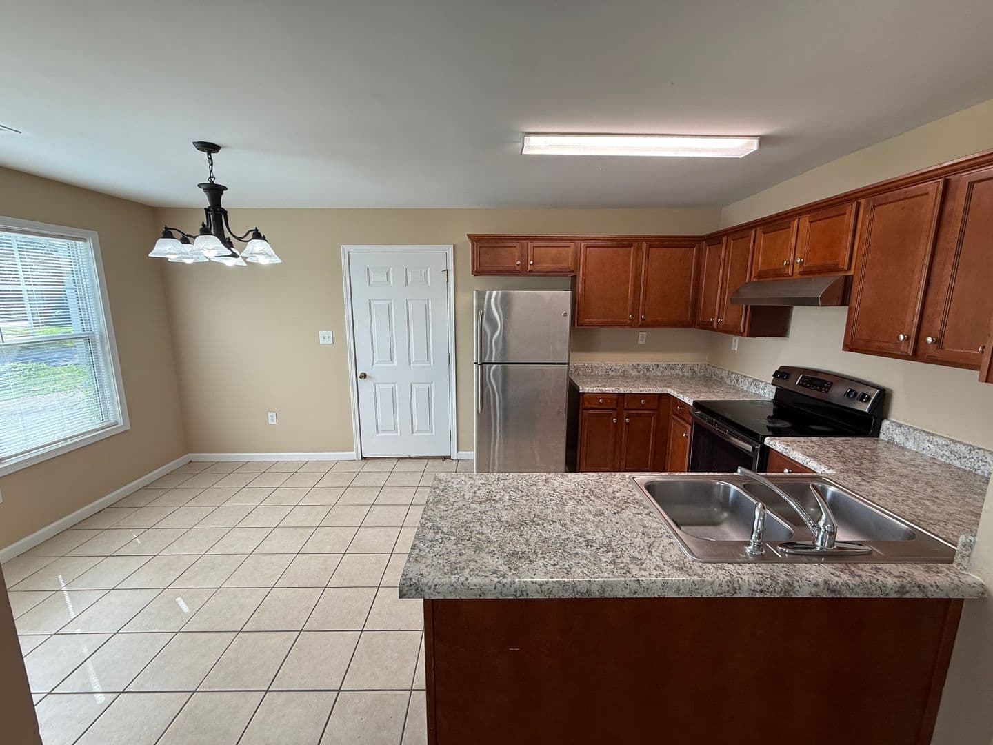 Rome Apartment: 10-12 Chesney Drive