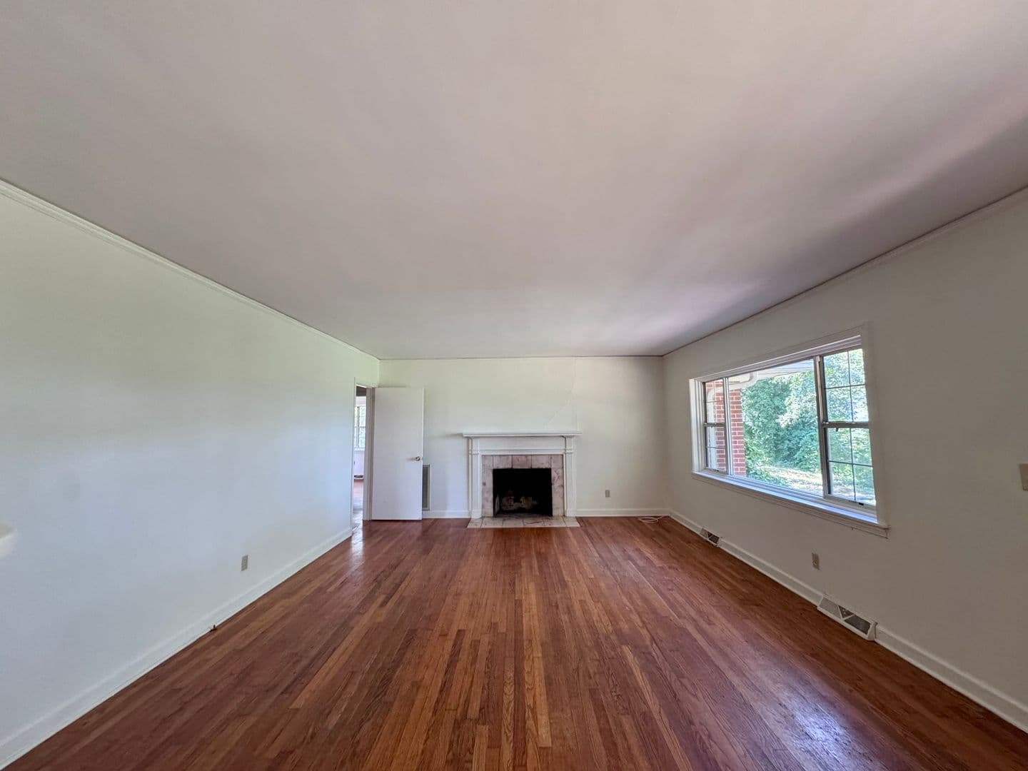 Rome House: 114 Lookout Cir SW -$200 off 1st Month's Rent