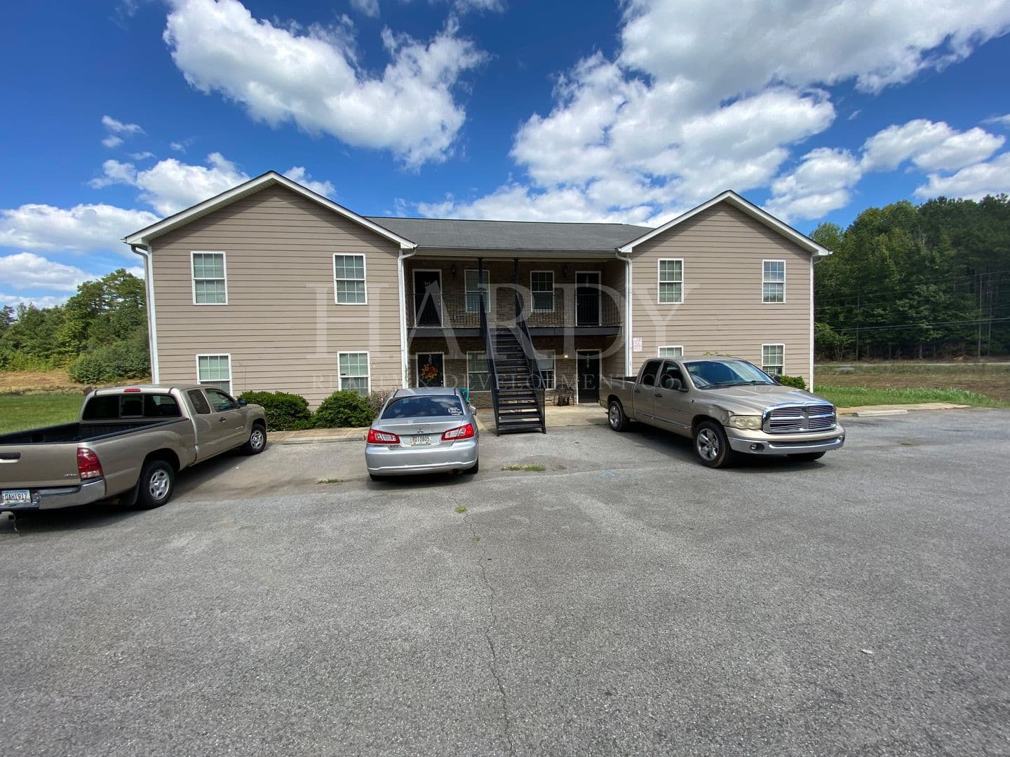 Silver Creek Apartment: 303, 305, 307, 309 Wax Rd SE