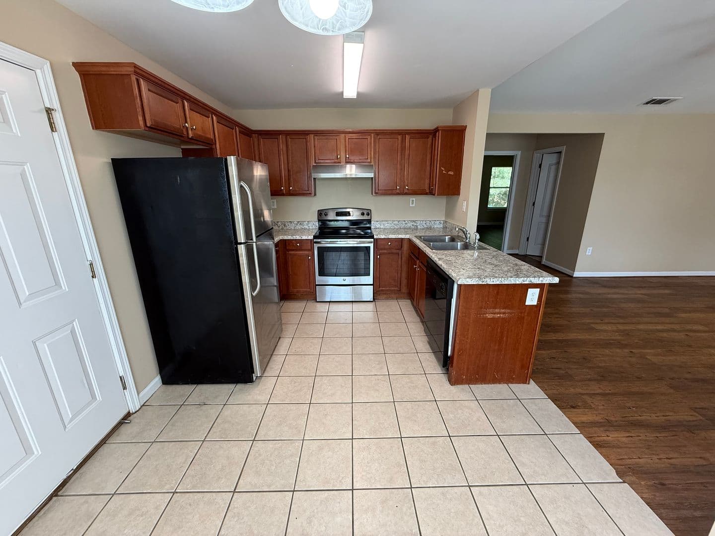 Rome Apartment: 10-12 Chesney Drive