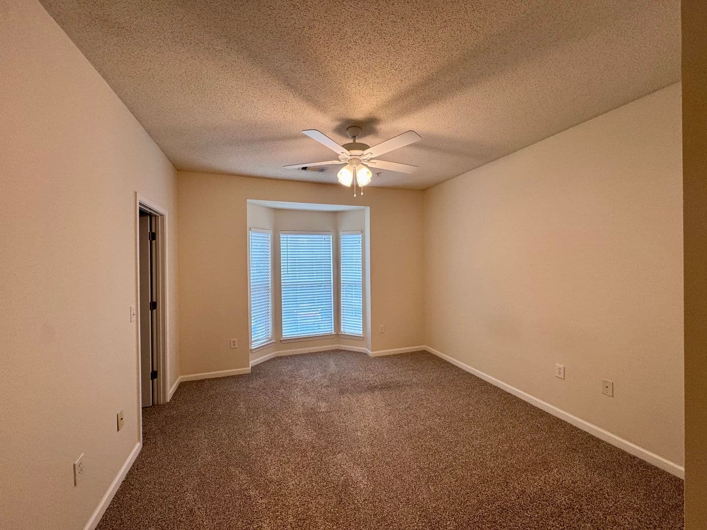 Rome Apartment: Claridge Drive