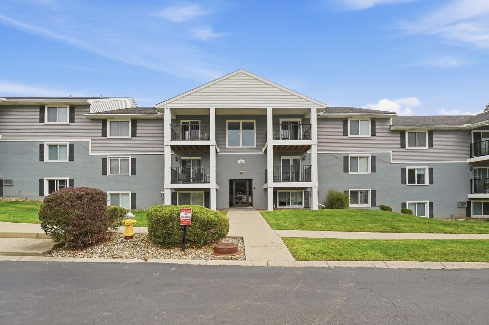 Centerville Apartment: 74 West Franklin Street
