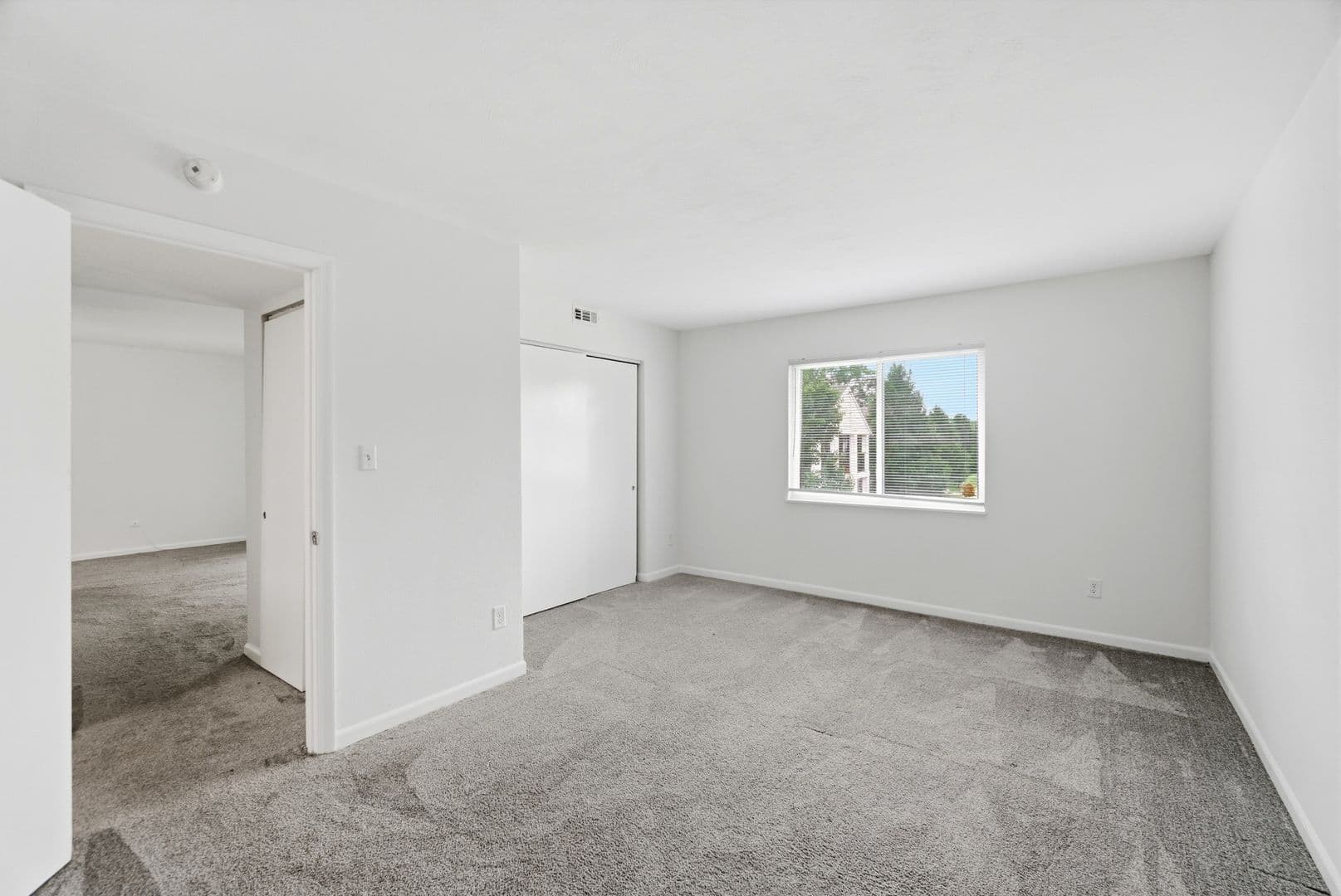 Centerville Apartment: 74 West Franklin Street