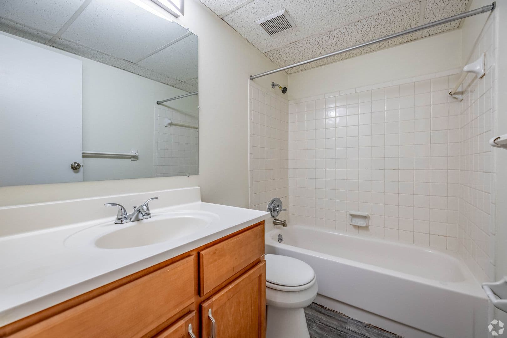 Cincinnati Apartment: 6380 Cheviot Road