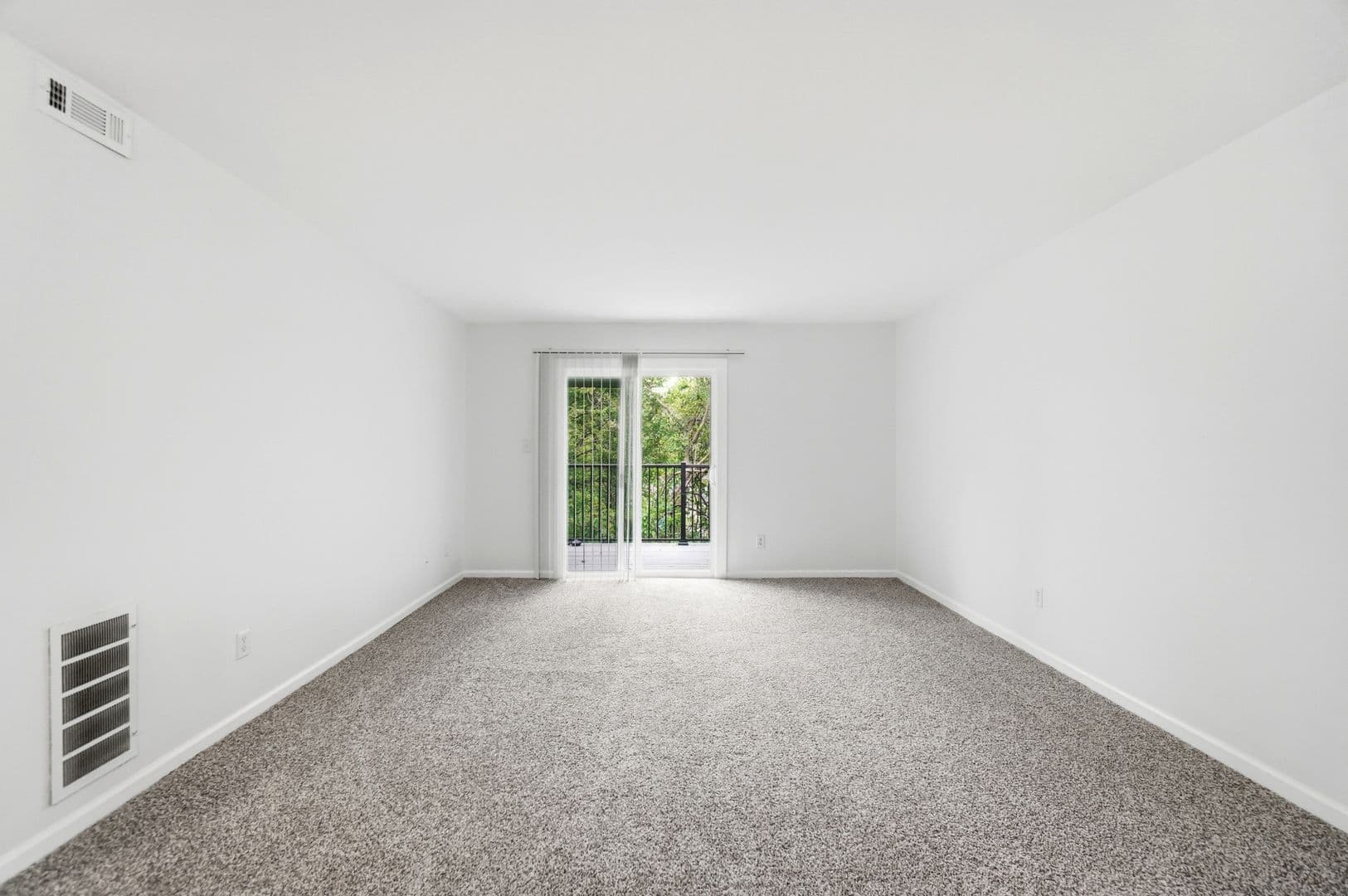 Centerville Apartment: 74 West Franklin Street